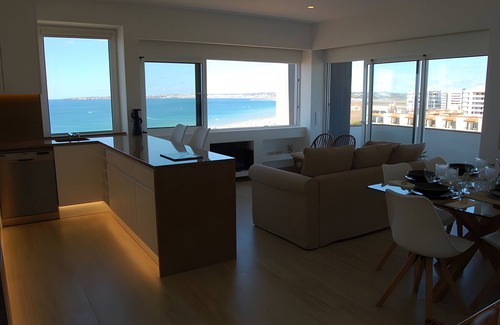 Torralta Apartment | Apartment 'Alvor Sunset' with Sea View, Wi-Fi and Air Conditioning