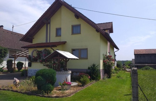 Buchlberg Apartment | Apartment Am Bienwald - 4-bed apartment