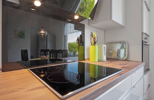 Duhnen Apartment | Apartment 'Am Deich' with Shared Terrace, Private Garden and Wi-Fi