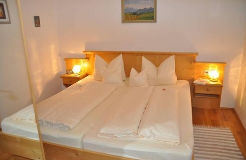 Rohrdorf Apartment | Apartment Anemone with 2 separate bedrooms, living room with kitchen