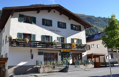Sankt Anton am Arlberg Apartment | Apartment Anton Huter - Apartment, running hot/cold water, 2 bed rooms