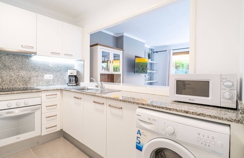 Cala Ratjada Apartment | Apartment 'Apartamento Ponent 5' with Private Terrace, Wi-Fi and Air Conditioning