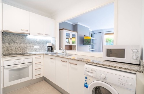 Cala Ratjada Apartment | Apartment 'Apartamento Ponent 6' with Private Terrace, Wi-Fi and Air Conditioning