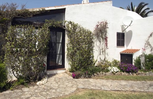 Son Xoriguer Apartment | Apartment 'Apartamento De 2 Dormitorios II' with Private Terrace and Shared Garden