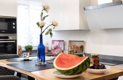 Fuengirola Apartment | Apartment 'Apartamento Novasol' with Private Terrace, Wi-Fi and Air Conditioning
