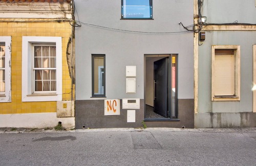 Aveiro Apartment | Apartment 'Apartamento T1 - Salina Ria' with Wi-Fi and Air Conditioning