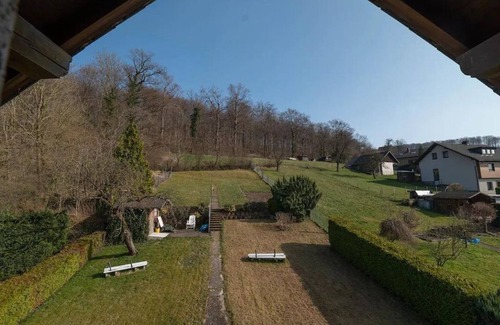 Neuenheerse Apartment | Apartment/apartment, shower and bath, WC, balcony - Ferienwohnung Am Waldrand