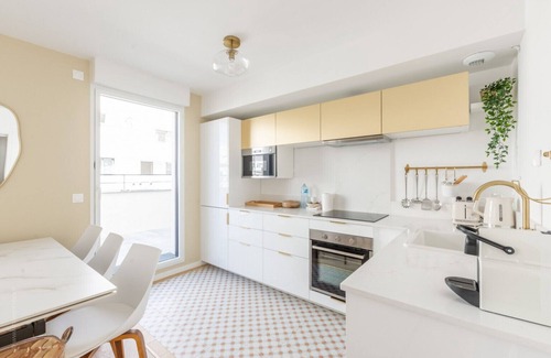 Chessy Apartment | Apartment-Apartment-Ensuite with Bath-Terrace-La Bella Vita By Plaza