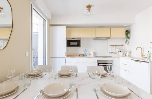 Chessy Apartment | Apartment-Apartment-Ensuite with Bath-Terrace-La Bella Vita By Plaza