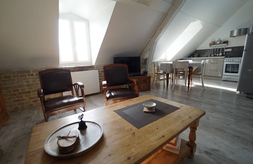 Dieppe Apartment | Apartment-Apartment-Ensuite with Bath-Canal view