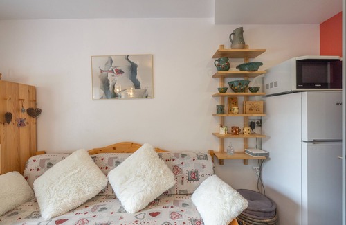 Le Chinaillon Apartment | Apartment 'Appartement Spacieux 6 Personnes' with Mountain View, Private Terrace and Wi-Fi