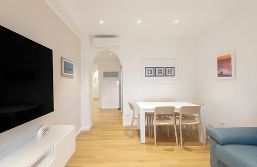 Marina di Campo Apartment | Apartment 'Appartamento Amalfi' with Sea View, Wi-Fi and Air Conditioning