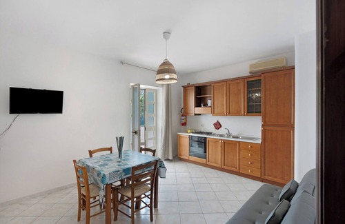 Nerano Apartment | Apartment 'Appartamento Li Galli Standard' with Sea View, Wi-Fi and Air Conditioning