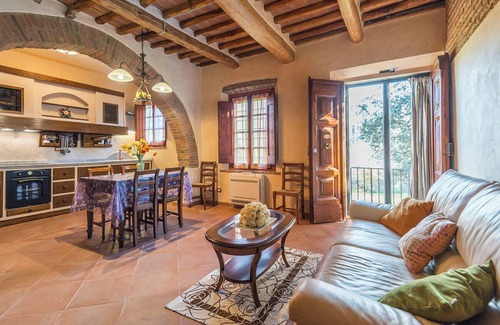 Sorrezzana Apartment | Apartment 'Appartamento Smeraldo' with Shared Pool, Wi-Fi and Air Conditioning