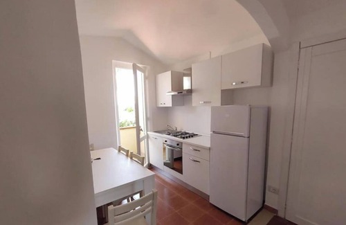 Santa Maria Apartment | Apartment 'Appartamento Incantevole In Villa' with Sea View, Wi-Fi and Air Conditioning