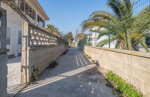Granelli Apartment | Apartment "Appartavilla Su Spiaggia" with Sea View, Private Terrace & Wi-Fi