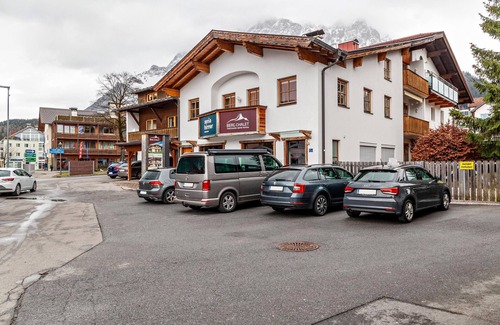 Ehrwald Apartment | Apartment 'Appartement by Blahut Vacation - dg' with Mountain View and Wi-Fi