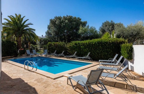 Cala Ferrera Apartment | Apartment 'Aquamarina 5' with Shared Pool, Wi-Fi, and Air Conditioning