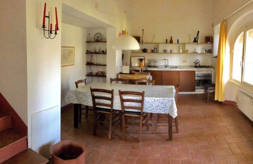 Bibbona Apartment | Apartment 'Arco' with Shared Garden and Wi-Fi