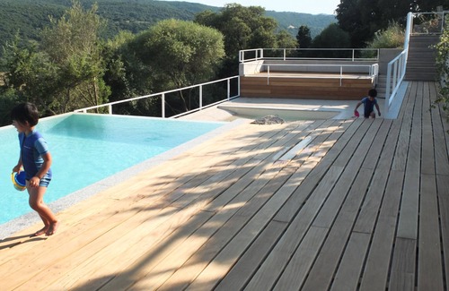 Aglientu Apartment | Apartment 'Asfodelo' with Shared Pool, Private Garden and Air Conditioning