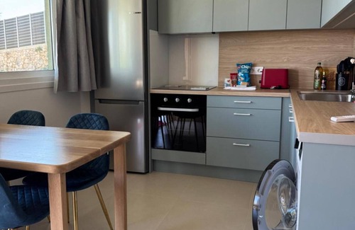 Lygia Apartment | Apartment 'Asmira' with Sea View, Wi-Fi and Air Conditioning