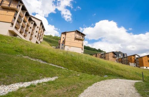 Les Menuires Apartment | Apartment Asters 1208 Batiment B4 by Interhome