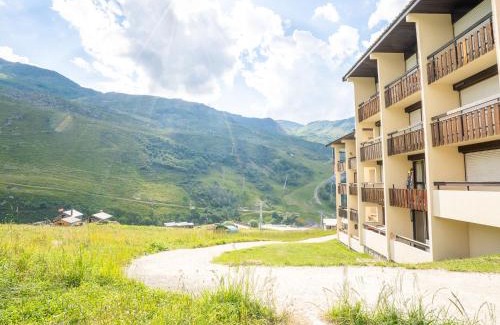 Les Menuires Apartment | Apartment Asters 1208 Batiment B4 by Interhome