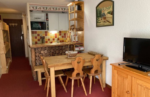 La Salle-les-Alpes Apartment | Apartment at the foot of the slopes with mountain view facing south!