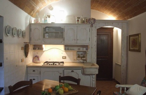Pisa City Centre Apartment | Apartment at only 4 min walk from the leaning Tower, with car parking
