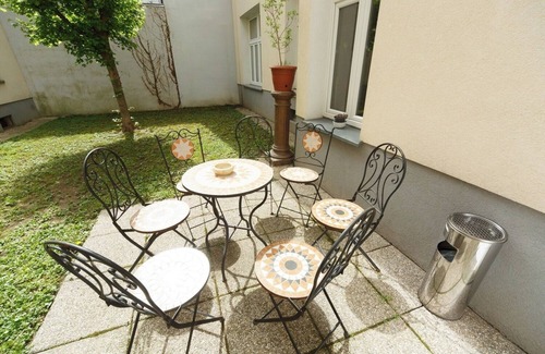 Rudolfsheim-Funfhaus Apartment | Apartment No. 03 in Vienna near Schönbrunn/Westbahnhof | Keyless Check-In
