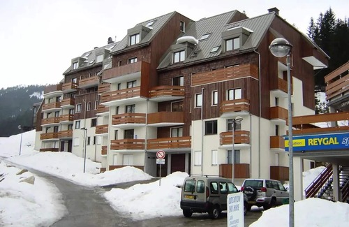 Le Pleynet Apartment | Apartment at the foot of the slopes, residence gentianes 2