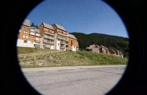 Le Pleynet Apartment | Apartment at the foot of the slopes, residence gentianes 2
