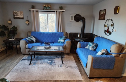 Old Mill Creek Apartment | Apartment Attached to a 1900 historic Farm house