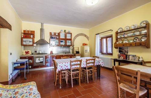 Radicondoli Apartment | Apartment 'Autentico In Campagna' with Mountain View, Shared Pool and Wi-Fi