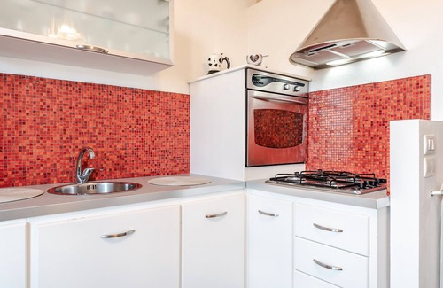 Foiano della Chiana Apartment | Apartment 'Beb Pulcino Nero' with Mountain View, Shared Terrace and Wi-Fi