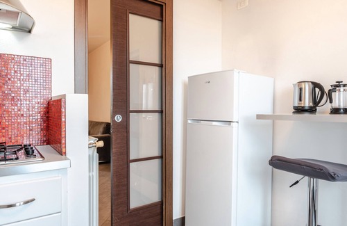 Foiano della Chiana Apartment | Apartment 'Beb Pulcino Nero' with Mountain View, Shared Terrace and Wi-Fi