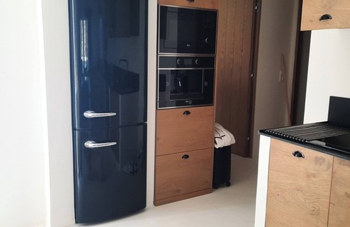 Mpatsi Apartment | Apartment 'Batsi View House' with Sea View, Wi-Fi and Air Conditioning