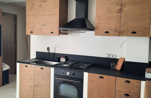 Mpatsi Apartment | Apartment 'Batsi View House' with Sea View, Wi-Fi and Air Conditioning