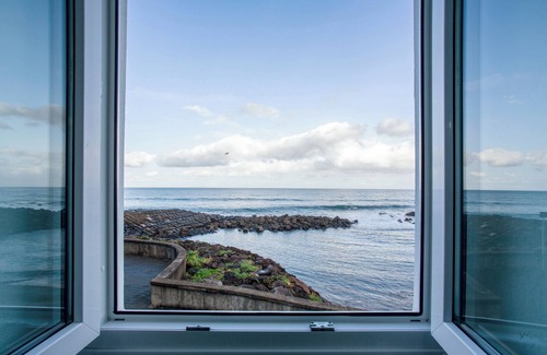 Sao Vicente Apartment | Apartment 'Beach Front Flat' with Sea View, Private Terrace and Wi-Fi