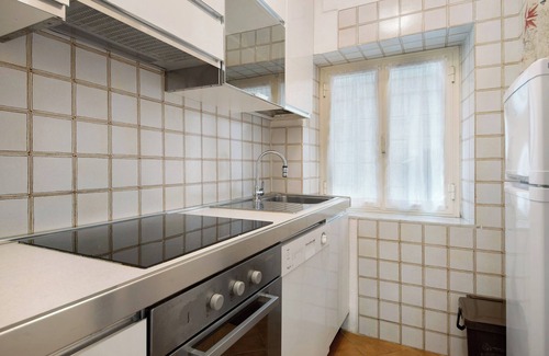 Levanto Apartment | Apartment 'Beach Paradise - Cicerone' with Wi-Fi and Air Conditioning