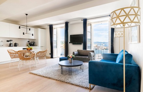 Old Town Apartment | Apartment Bellevue with balcony on the port of Saint-Tropez