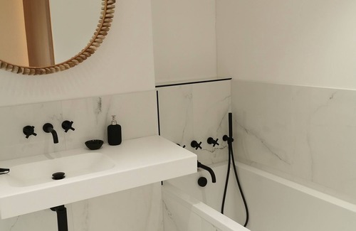 Old Town Apartment | Apartment Bellevue with balcony on the port of Saint-Tropez