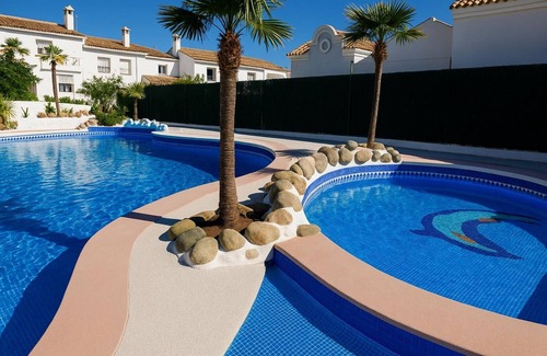 Benahavis Apartment | Apartment 'Benahavis 1 Bed' with Mountain View, Wi-Fi and Air Conditioning