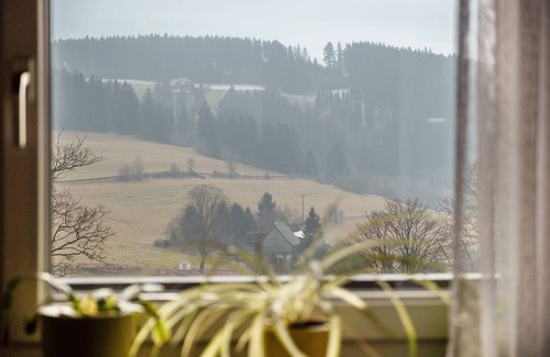 Rudenberg Apartment | Apartment 'Berghofblick' with Shared Garden, Balcony and Wi-Fi