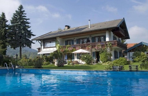 Grassau Apartment | Apartment Bergblick, 45sqm, up to 3 persons, separate bedroom with 2 single beds