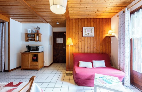 La Giettaz Apartment | Apartment 'Bergeronnette' with Mountain View, Shared Terrace and Wi-Fi