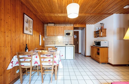 La Giettaz Apartment | Apartment 'Bergeronnette' with Mountain View, Shared Terrace and Wi-Fi