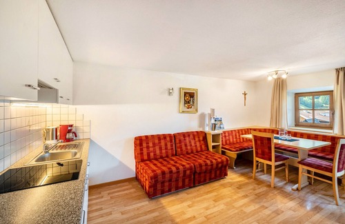 San Giacomo Apartment | Apartment 'Bergkristall 1' with Mountain View, Shared Garden and Wi-Fi