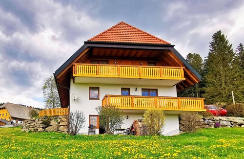Schwarzenbach Apartment | Apartment 'Birke' with Private Terrace, Shared Garden and Wi-Fi