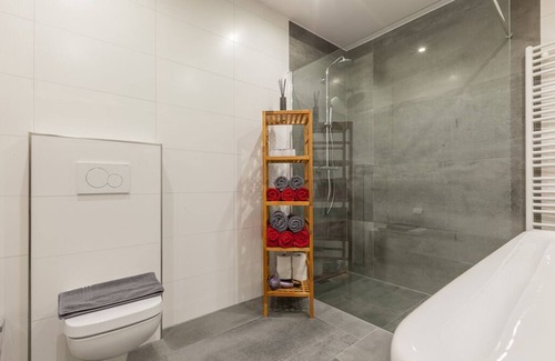 Weeze Apartment | Apartment Blumenwiese for 5 people (Anlitzhof)